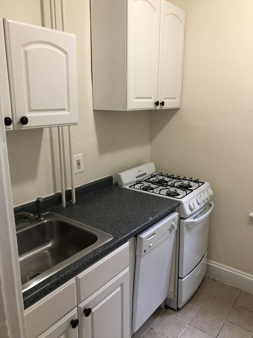 8-352 Riverway, Boston, MA, 02115 | Card Image