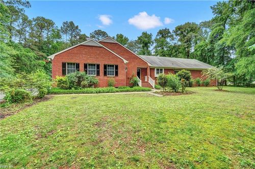 8 Pinckney Ln, Poquoson, VA, 23662-2149 | Card Image