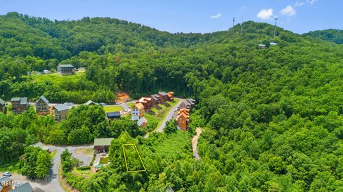 42 Pine Peak Way, Sevierville, TN, 37862 | Card Image