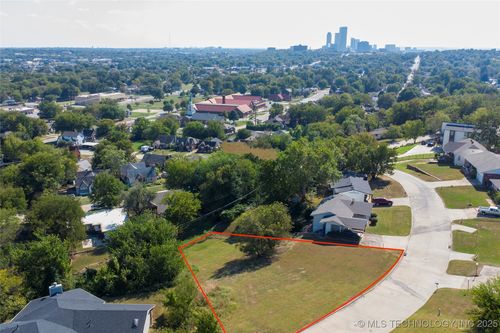 2225 N Main St, Tulsa, OK, 74106-3636 | Card Image