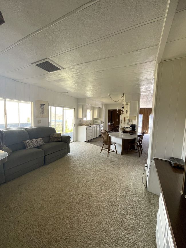 Family Room | Image 15