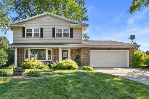 501 11th Ave, Union Grove, WI, 53182-1242 | Card Image
