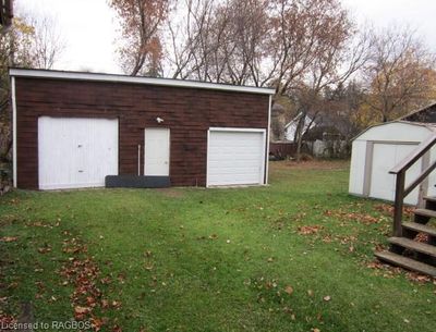 358 Lambton St W, House other with 3 bedrooms, 1 bathrooms and 5 parking in Durham ON | Image 3