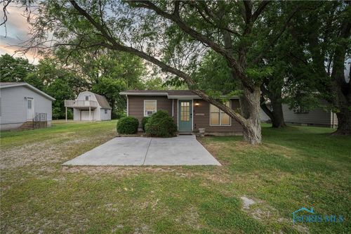 6404 N 3rd St, Oak Harbor, OH, 43449-9445 | Card Image