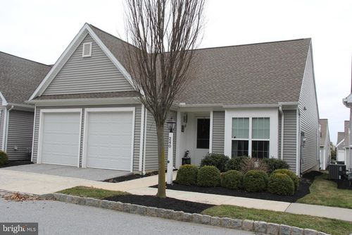 240 Asbury Ln, STRASBURG, PA, 17579-1347 | Card Image