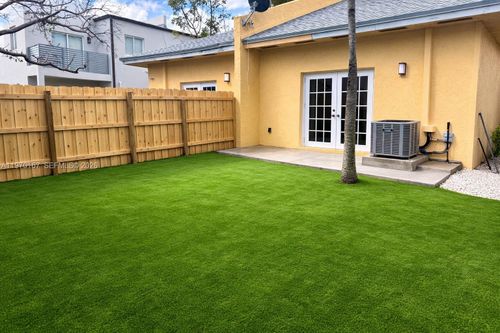 1010-1010 Nw 2nd Ave, Hallandale Beach, FL, 33009-2313 | Card Image