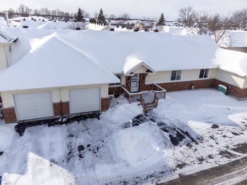 206 Oak Leaf Pvt, Richmond, ON, K0A2Z0 | Card Image