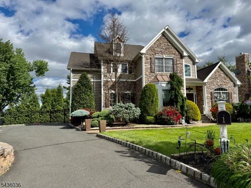 1 Hartman Ct, Clark, NJ, 07066-2500 | Card Image
