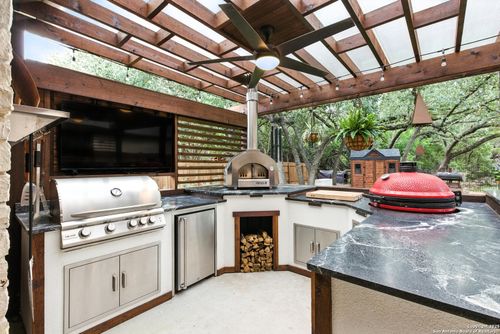 2203 Bella Daisy, San Antonio, TX, 78260-4807 | Card Image