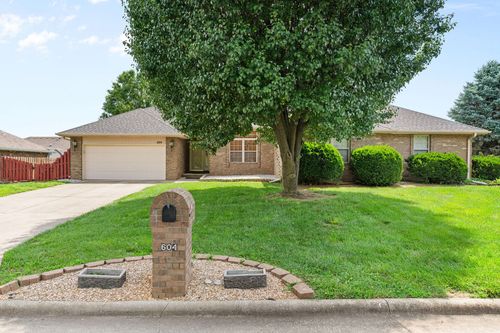 604 N Ellen St, Nixa, MO, 65714-8025 | Card Image