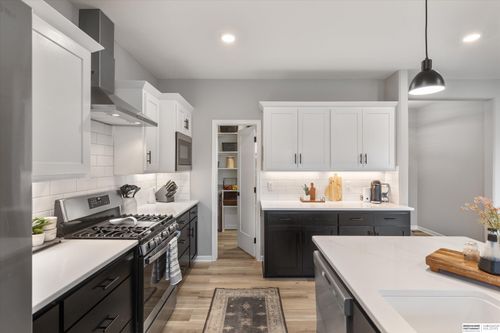 11057 N 171st St, Bennington, NE, 68007-5056 | Card Image