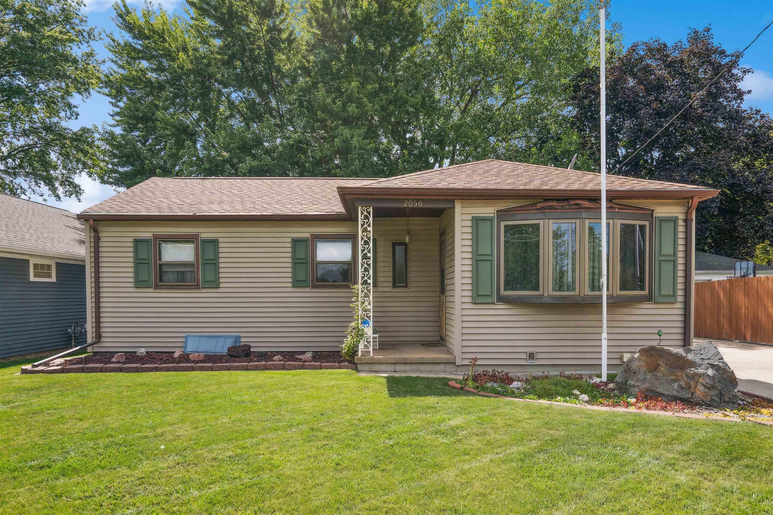 Ansborough Ave, Waterloo, IA 50701