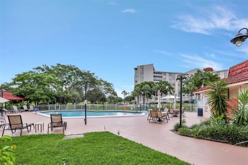 6o-6921 Environ Blvd, Lauderhill, FL, 33319-4209 | Card Image