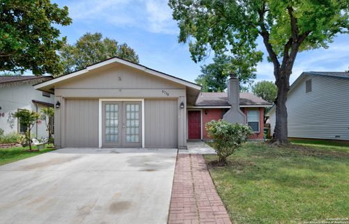 9738 Hidden Brk, San Antonio, TX, 78250-4851 | Card Image