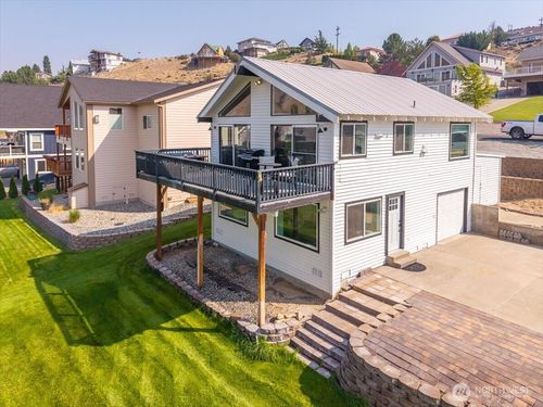 325 W Beach Dr, Orondo, WA, 98843-9629 | Card Image