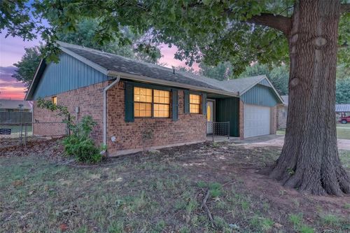 644 W Forster Drive, Mustang, OK, 73064 | Card Image