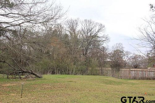 111 S Palomita Cir, Athens, TX, 75751-6612 | Card Image
