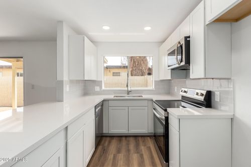 747 W Rice Dr, Tempe, AZ, 85283-1717 | Card Image