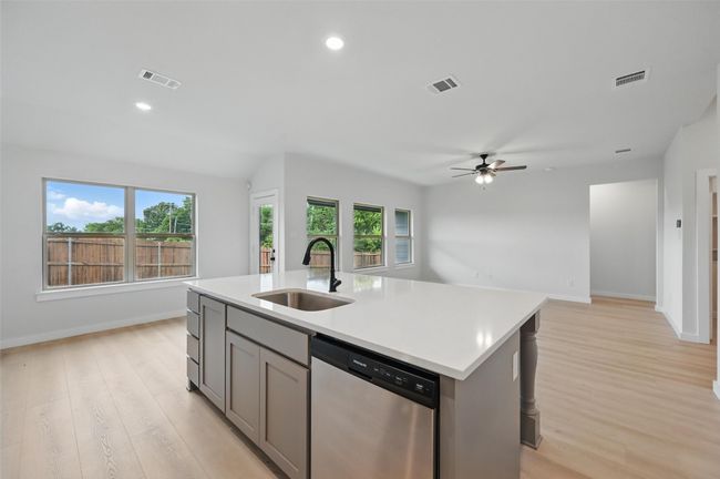 1401 Quail Creek Dr, House other with 3 bedrooms, 2 bathrooms and null parking in Cleburne TX | Image 11