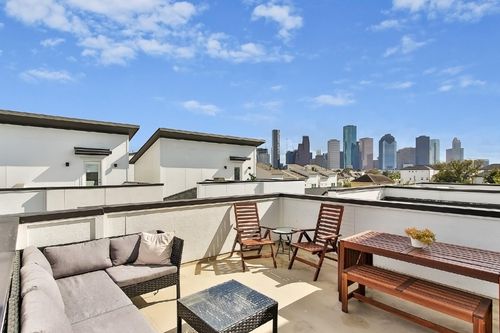 1814 Bingham St, Houston, TX, 77007-4076 | Card Image