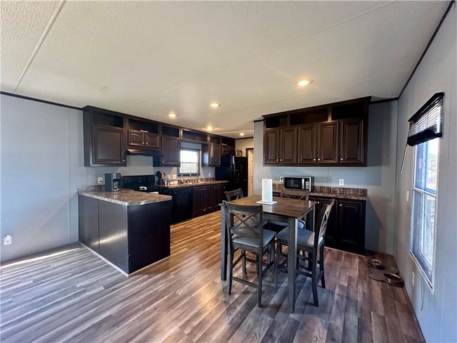 1708 Hill St, House other with 3 bedrooms, 2 bathrooms and null parking in Three Rivers TX | Image 4