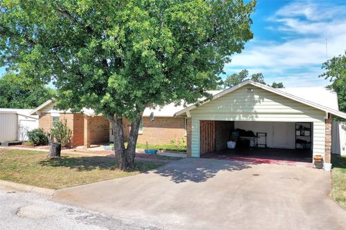 120 Brad Street, Jacksboro, TX, 76458 | Card Image