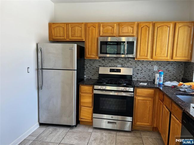 1 S State, Home with 1 bedrooms, 1 bathrooms and null parking in Hackensack NJ | Image 5