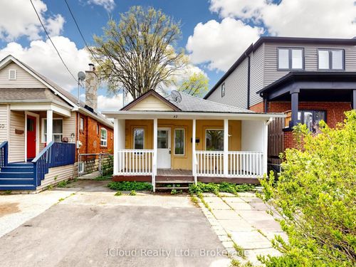 32 17th St, Etobicoke, ON, M8V3K3 | Card Image