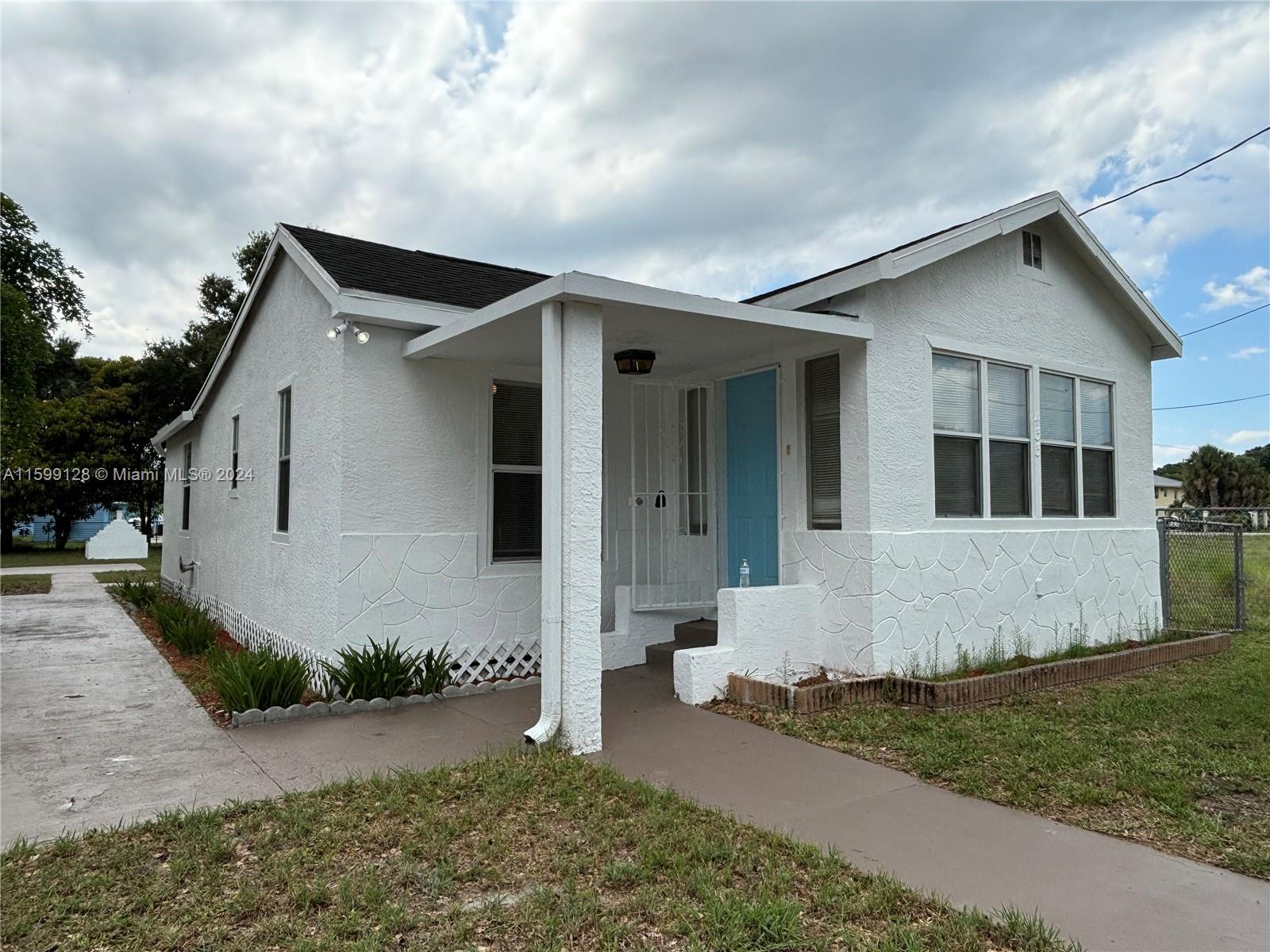 16th St, Fort Pierce, FL 34950