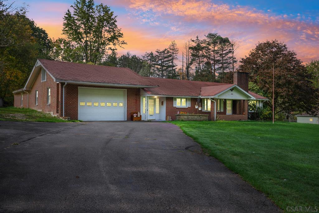 Humberson Dr, Somerset, PA 15501