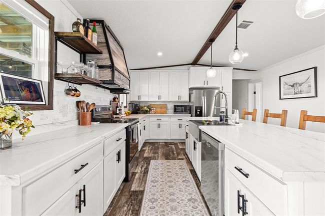 744 E Wiedemann Rd, Home with 4 bedrooms, 2 bathrooms and null parking in Flatonia TX | Image 7