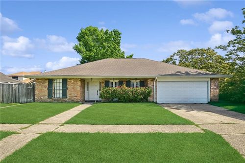 7305 Lancashire Dr, Harahan, LA, 70123-4852 | Card Image