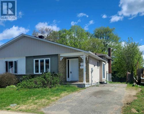 21 Laprairie Cres, Elliot Lake, ON, P5A3B7 | Card Image