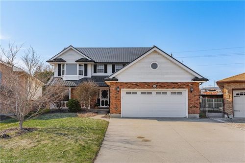 38 Glen Abbey Crt, Woodstock, ON, N4S8S9 | Card Image