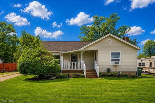 8244-8242-8244 Navarre Rd Sw, Massillon, OH, 44646-8813 | Card Image