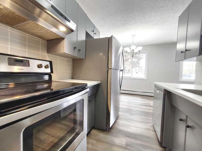 6 - 10035 155 Street Nw, Home with 1 bedrooms, 1 bathrooms and 1 parking in Edmonton AB | Image 3