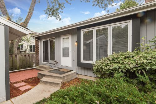 238 Driftwood Ln, Bloomingdale, IL, 60108-1903 | Card Image