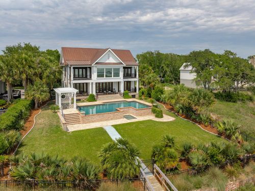 104 Beach St, Mount Pleasant, SC, 29464-6305 | Card Image