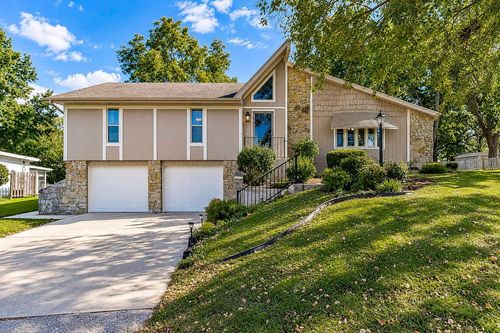 212 L St, Lake Lotawana, MO, 64086-9489 | Card Image