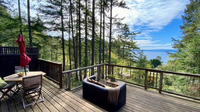 3733 Privateers Road, House other with 2 bedrooms, 1 bathrooms and 3 parking in Pender Island BC | Image 3