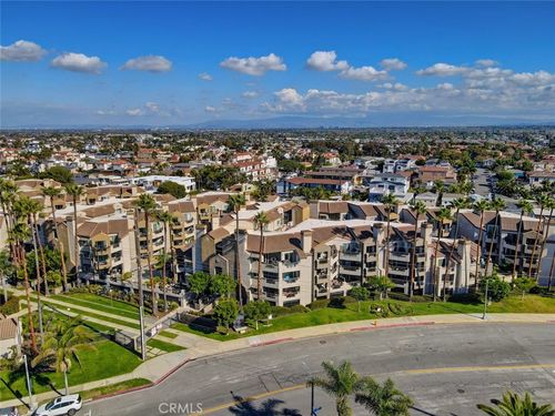 310 Lake St, Huntington Beach, CA, 92648-5821 | Card Image