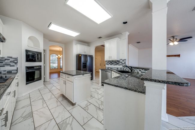 12906 New Cedar, House other with 3 bedrooms, 3 bathrooms and null parking in Helotes TX | Image 10