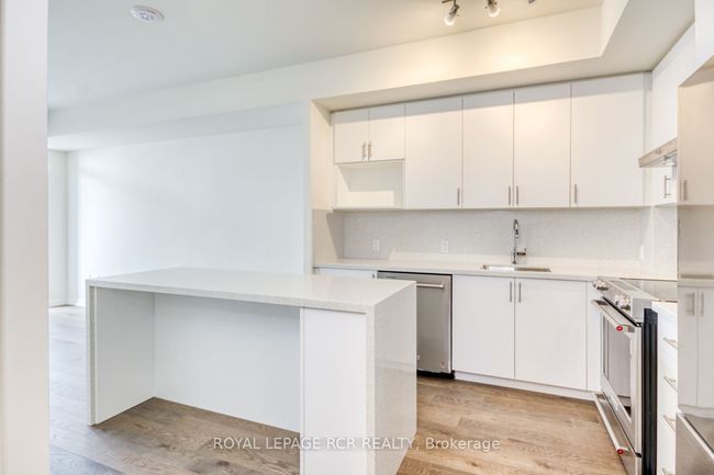 425 - 9000 Jane St, Condo with 1 bedrooms, 2 bathrooms and null parking in Concord ON | Image 12