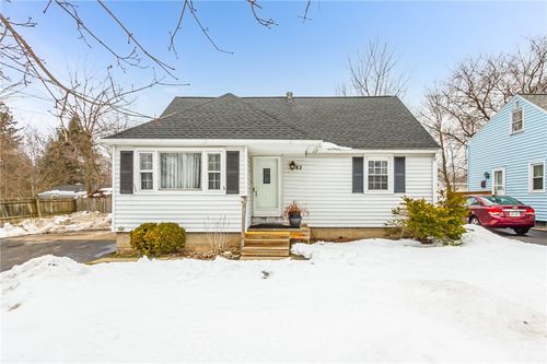 82 Youngs Avenue, Gates, NY, 14606 | Card Image