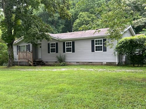 1411 Dry Creek Rd, Ashland City, TN, 37015-5313 | Card Image