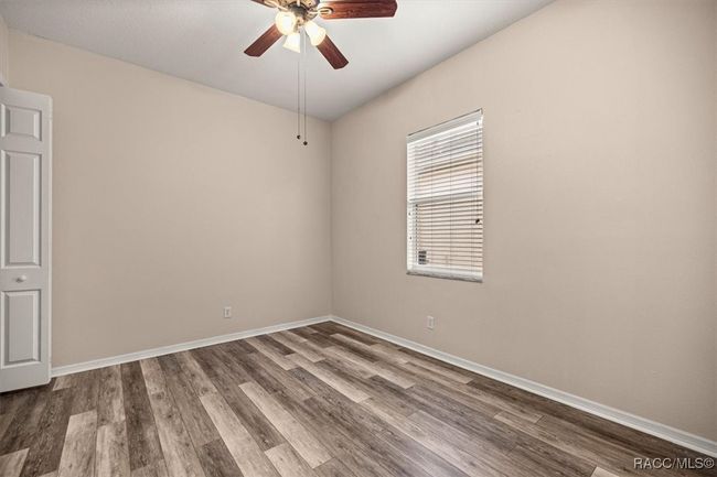 Guest Bedroom 1 | Image 36