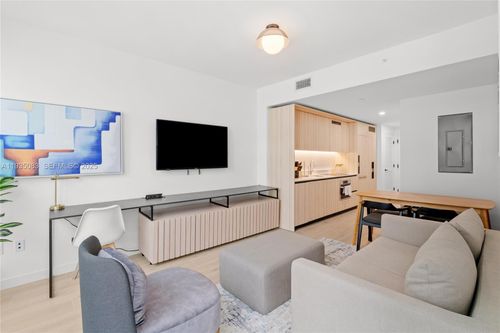 apt-2012-225 N Miami Ave, Miami, FL, 33128-2001 | Card Image