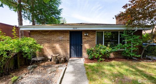 13049 35th Ave Ne, Seattle, WA, 98125-4509 | Card Image
