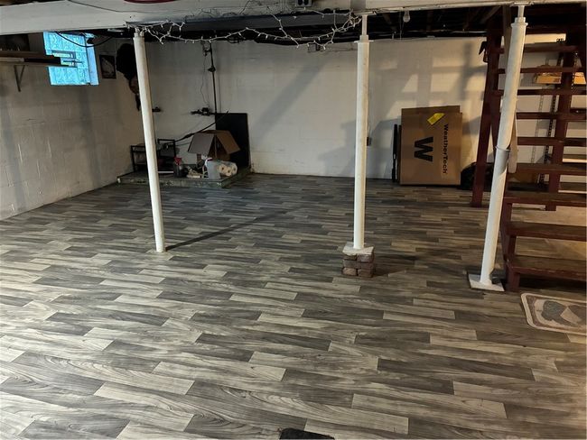 Basement w/ walk out access | Image 34