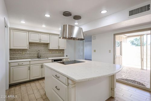 8333 E Orange Blossom Ln, Scottsdale, AZ, 85250-7317 | Card Image
